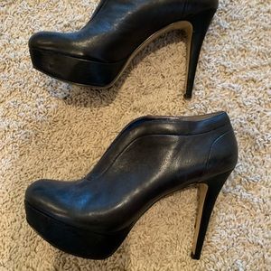Nine West size 7.5 black platform booties